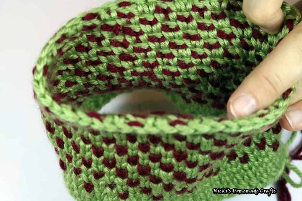 inside or back side of the Waistcoat Stitch crochet rounds