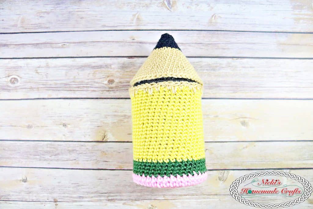 DIY Pencil Shaped Pencil Holder with Zipper Free Crochet Pattern