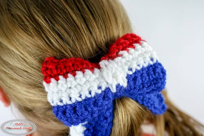 How to Crochet a Bow in Striped Colors - Perfect for 4th of July