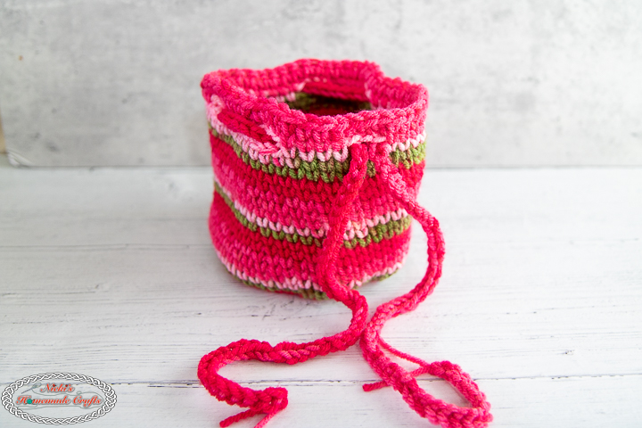 Free Crochet Yarn Bag Pattern with Pockets - Nicki's Homemade Crafts