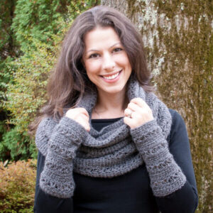 10 Amazing Free Crochet Accessories Set Patterns - Nicki's Homemade Crafts