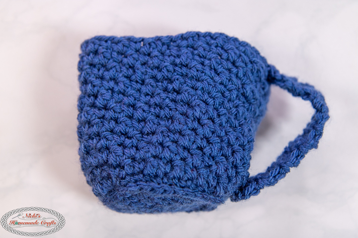 Ravelry: Bowl Cozy with Pockets and Handles pattern by Nicole Riley