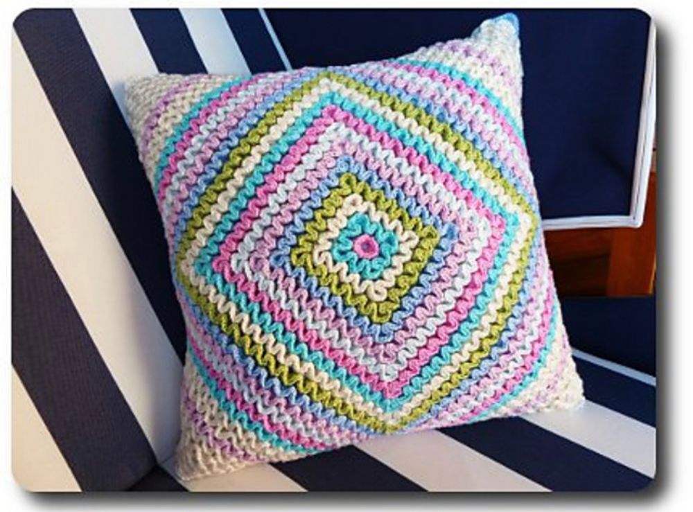 10 Free Wiggle Crochet Patterns to Amaze You - Nicki's Homemade Crafts