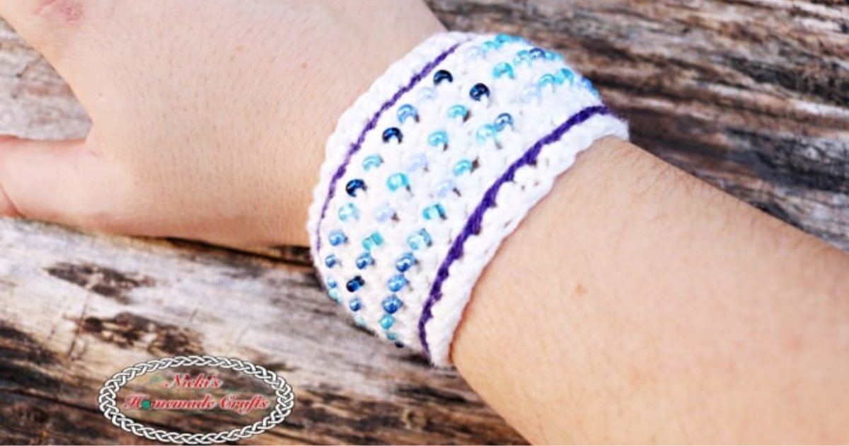 Mr. Micawber's Recipe for Happiness: Sea Anemone ~ A Beaded Bracelet Pattern  & Tutorial