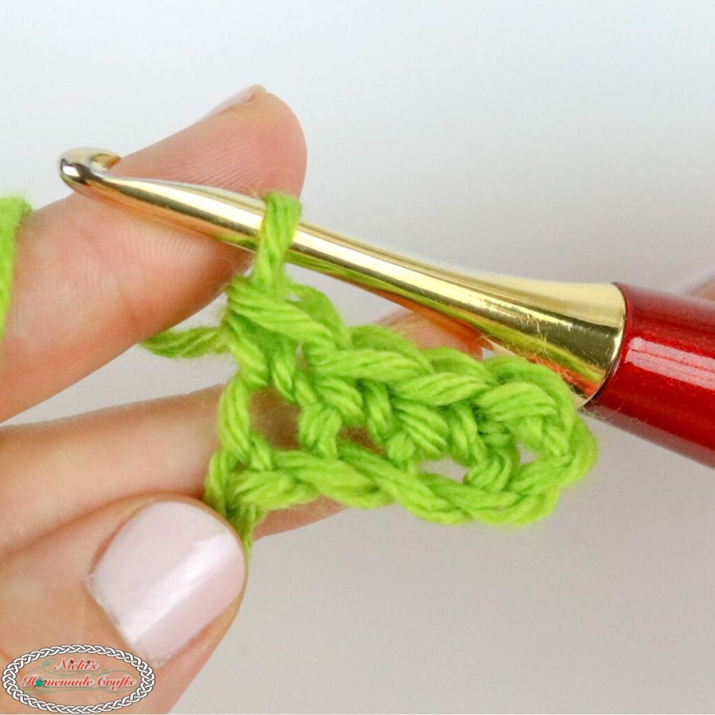 25+ Quick & Easy 30 Minute Crochet Projects for Beginners - Nicki's  Homemade Crafts