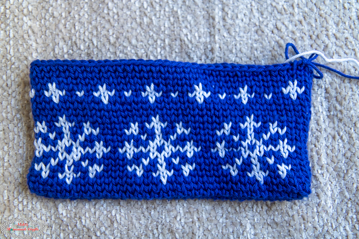 https://www.nickishomemadecrafts.com/wp-content/uploads/2023/12/Crochet-Snowflake-Diagonal-Potholder-Pattern-1.jpg