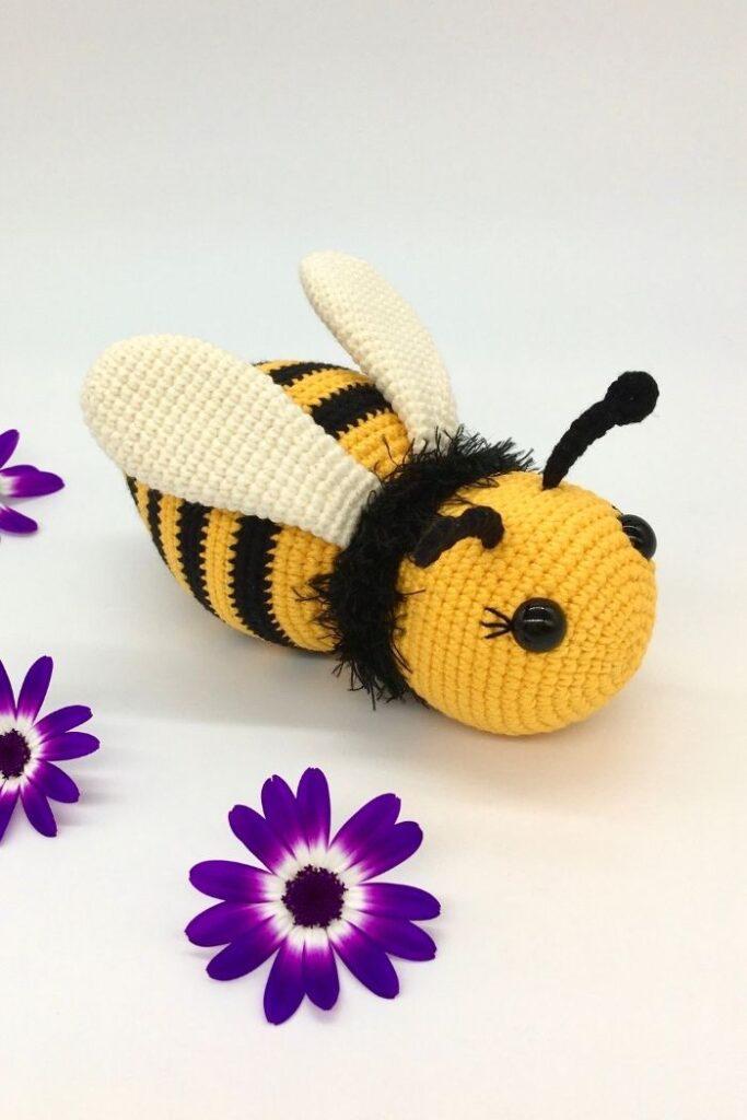 20 Free and Easy Bee Crochet Patterns - Nicki's Homemade Crafts